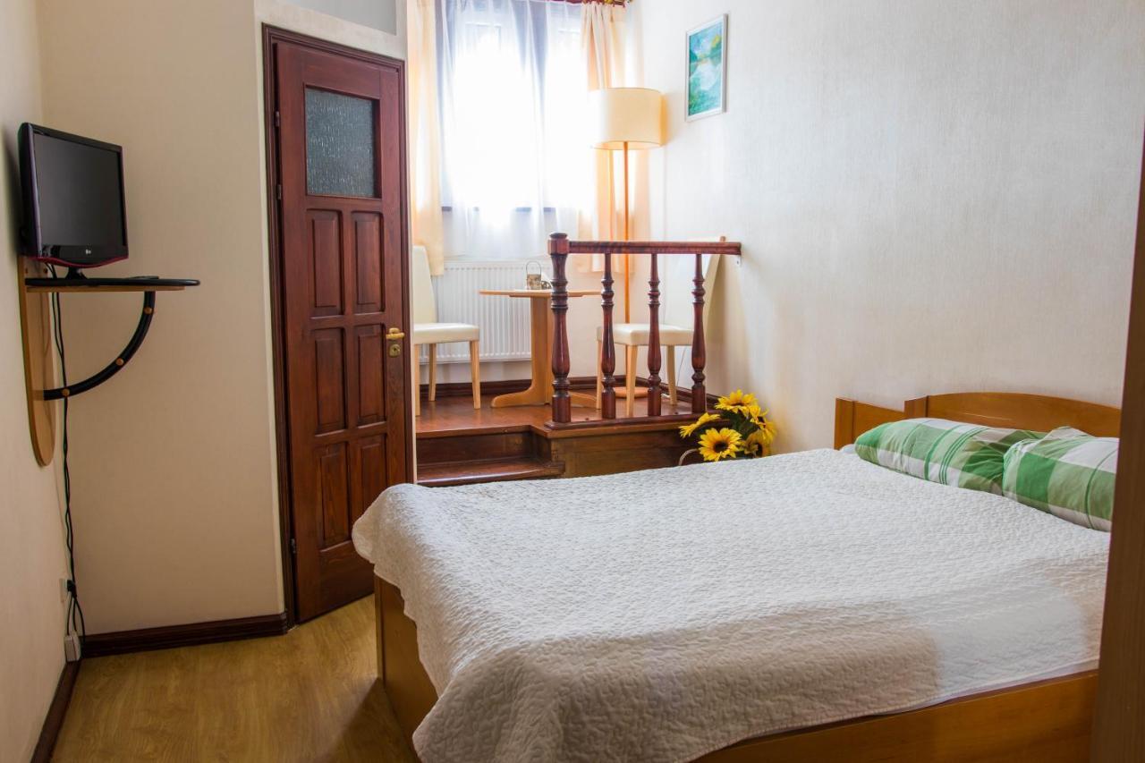 Hotel Daria Dworek Mysliwski Lodz  Exterior photo